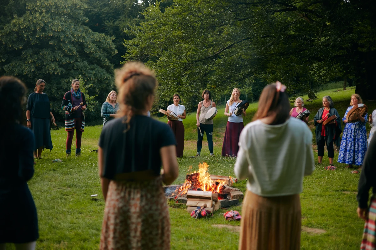 Weiblichkeits-Retreat - Kerstin Brinkbäumer