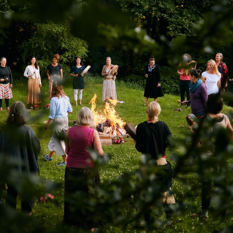 Weiblichkeits-Retreat - Kerstin Brinkbäumer